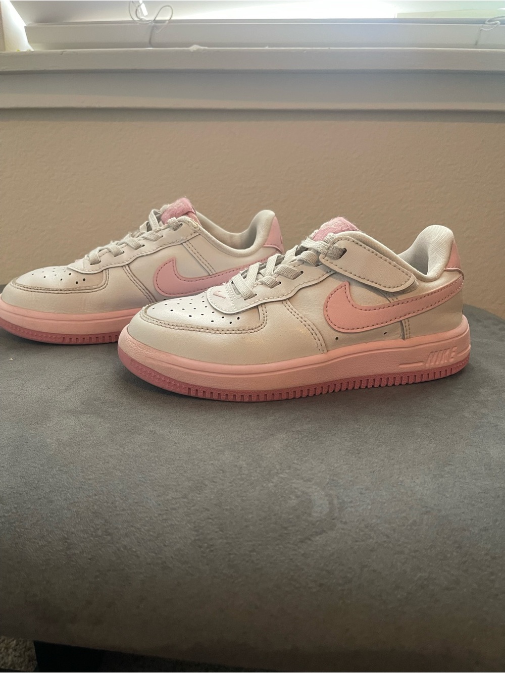 Nike Air Force 1, Kids White and Pink Low-Top Sneakers, velcro children’s 12